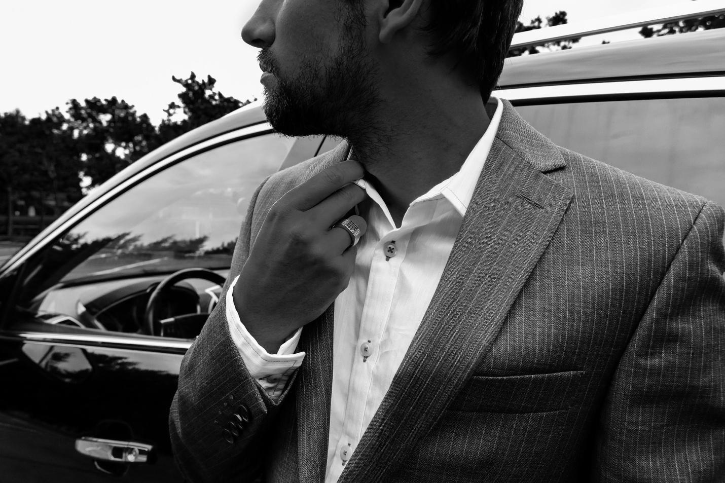 3 Reasons To Hire a Luxury Car Service For Your Corporate Event