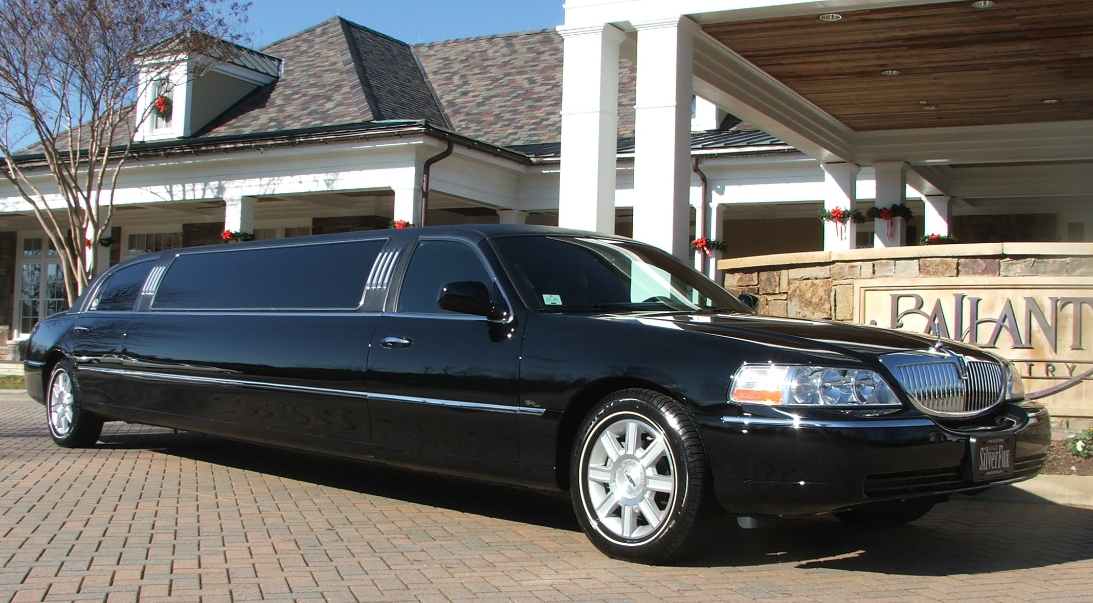 Lincoln Stretch Limo - All Towns Limo