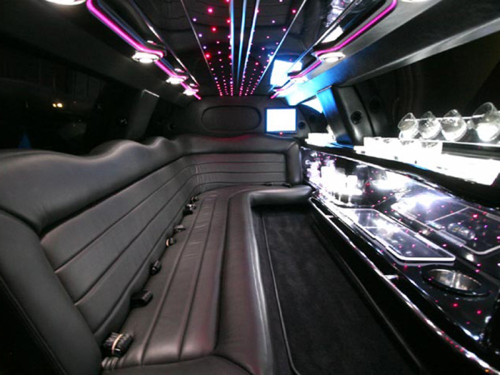 Lincoln Stretch Limo - All Towns Limo