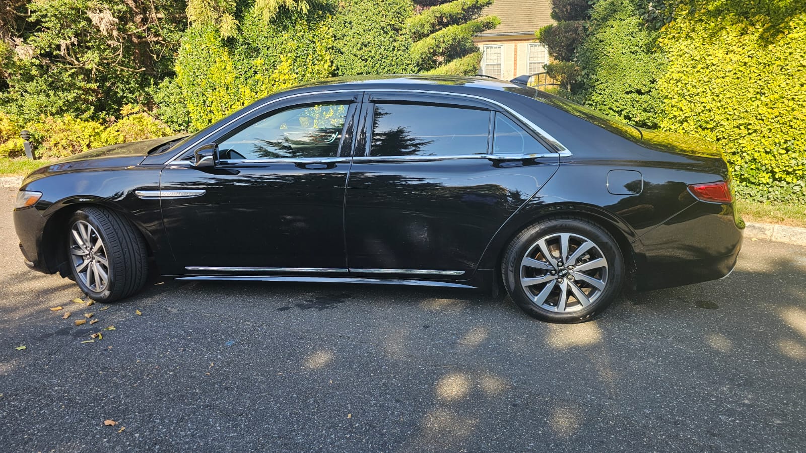 2020 Lincoln Continental Black